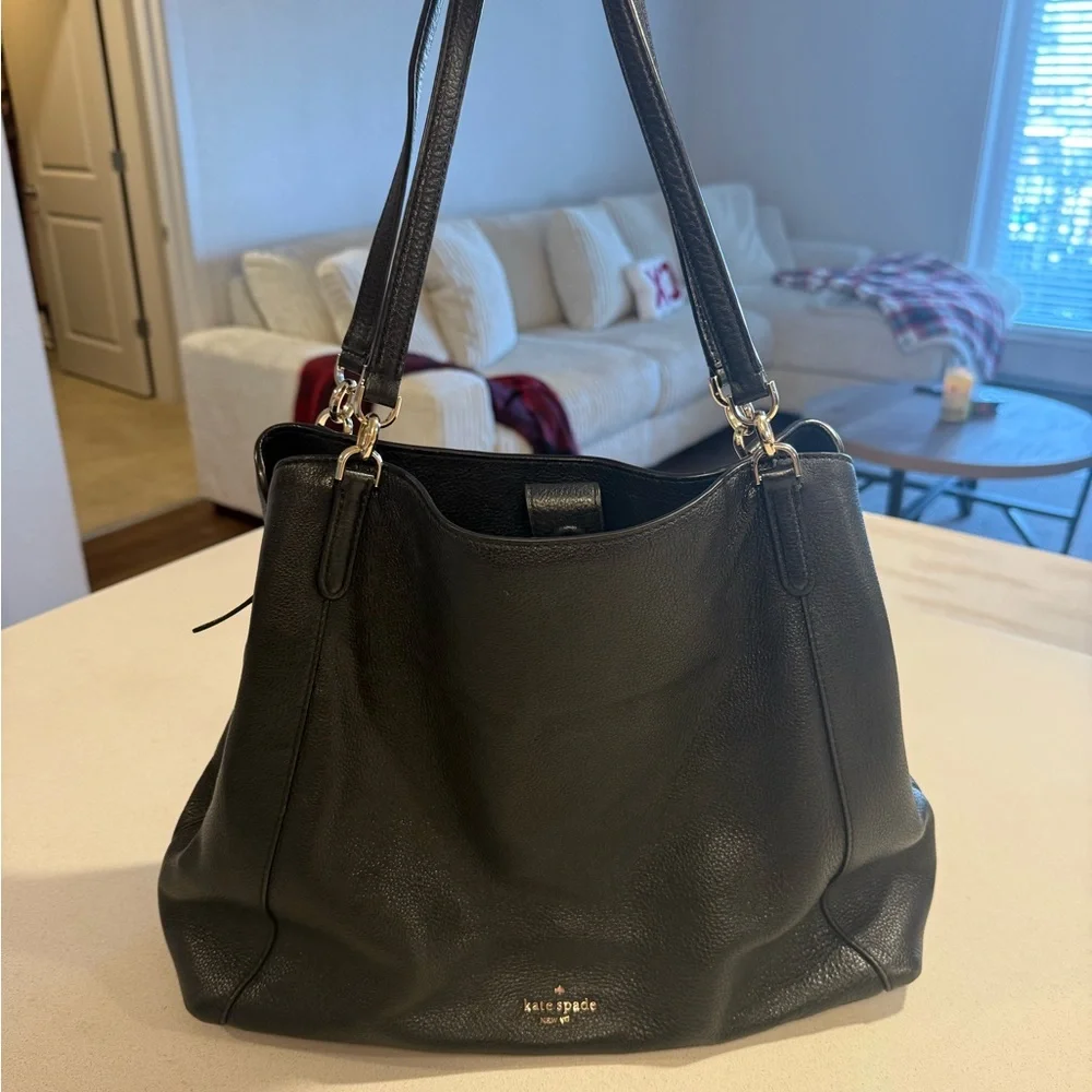 Multiple brands/purses - Picture 3 of 11